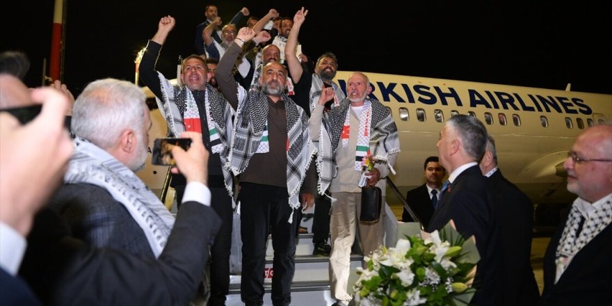 Haydut İsrail'in alıkoyduğu Küresel Sumud Filosu aktivistleri yurda giriş yaptı