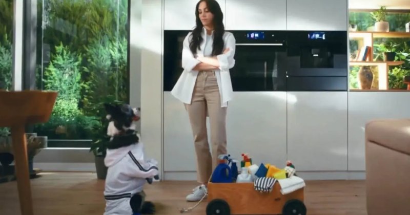 Batı ve Türkiye arasındaki reklam görsellerindeki çarpıcı tezatlık