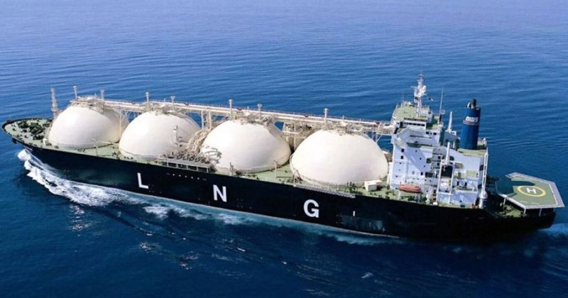 Bir tanker daha savaş sonrası ilk kez Hürmüz Boğazı'nı geçti!