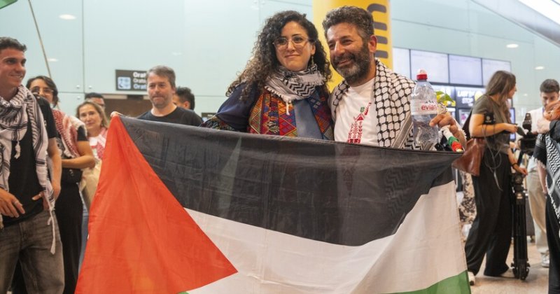 10 gün alıkonulduktan sonra serbest bırakılan aktivist Seyf Ebu Kişk Barselona'ya ulaştı