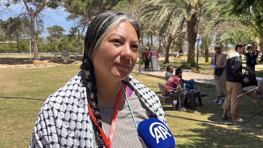 İsrail'in alıkoyup serbest bıraktığı ABD'li aktivist Sumud Kara Konvoyu'na katıldı