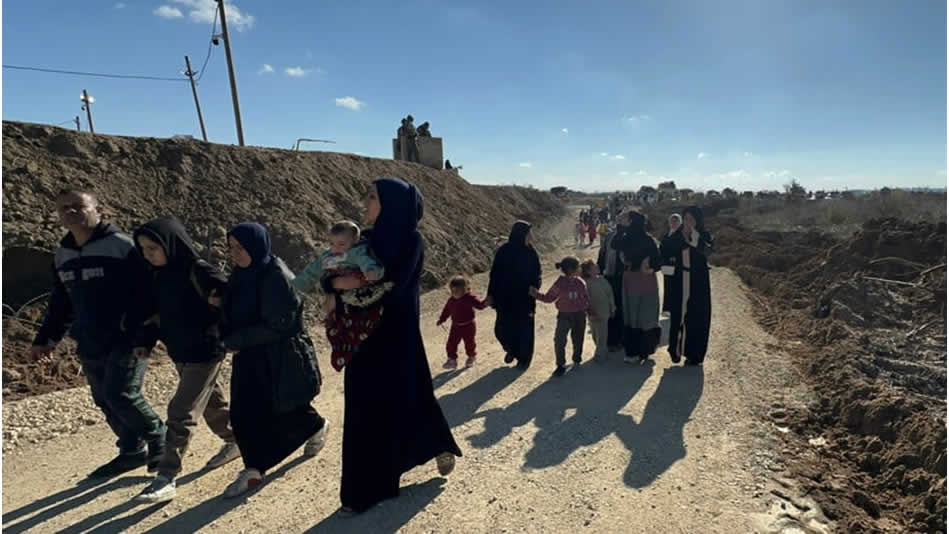 Evimden çıktığımda, ailemi bir daha asla göremeyeceğimden korkuyorum