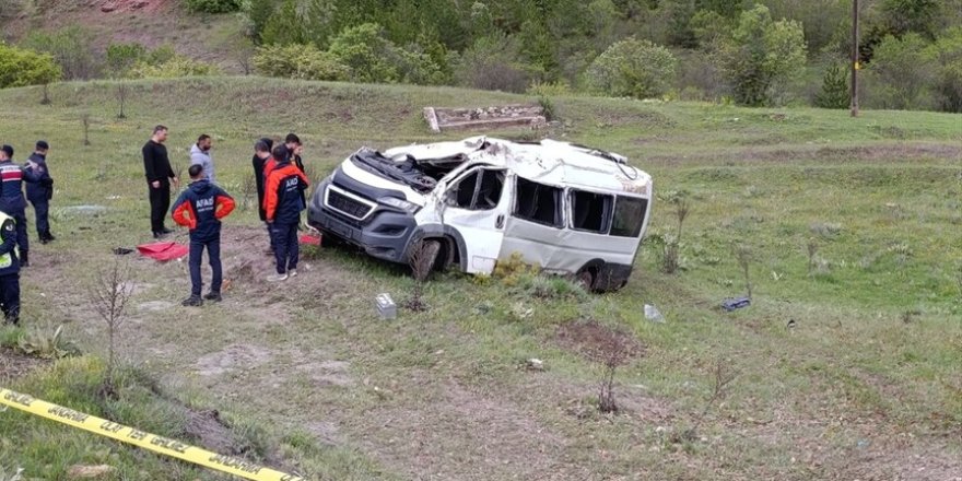 Yozgat'ta öğrenci servisi devrildi: 3 ölü, 7 yaralı