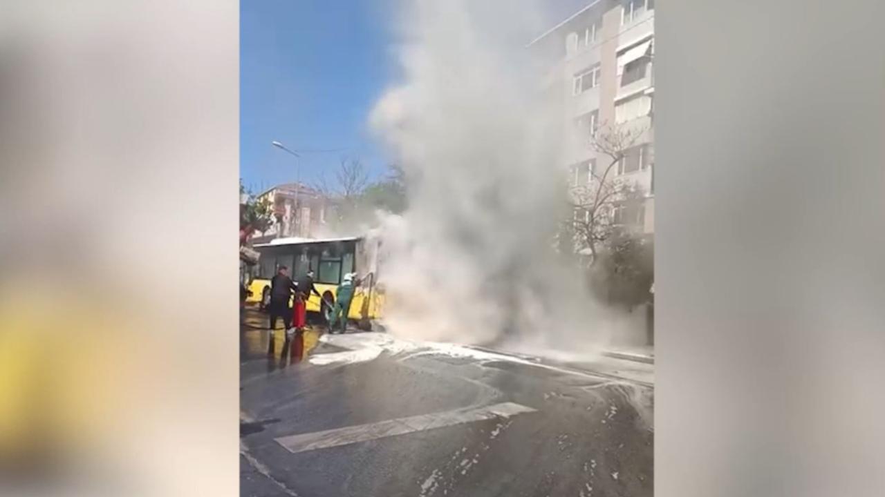 Yine İETT otobüsü yine yangın