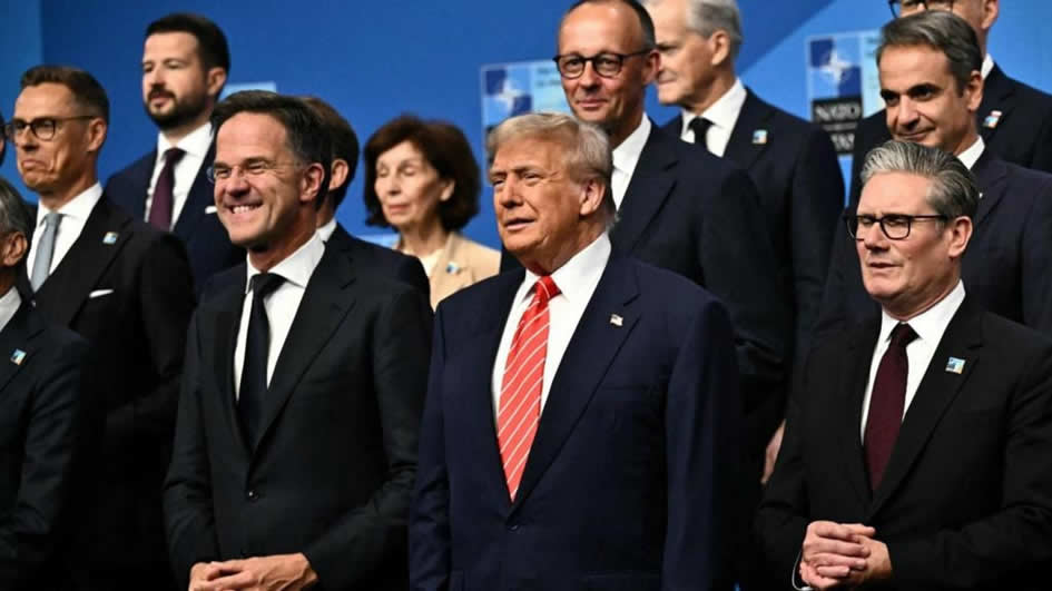 Batı liderleri, bu sahte demokrasilerimizde kendilerine düşen rolü oynuyorlar