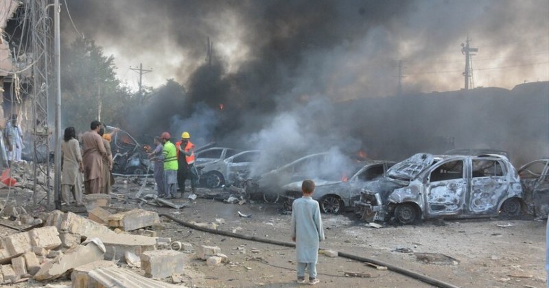 Pakistan'da demir yolu hattında meydana gelen patlamada 23 kişi yaşamını yitirdi