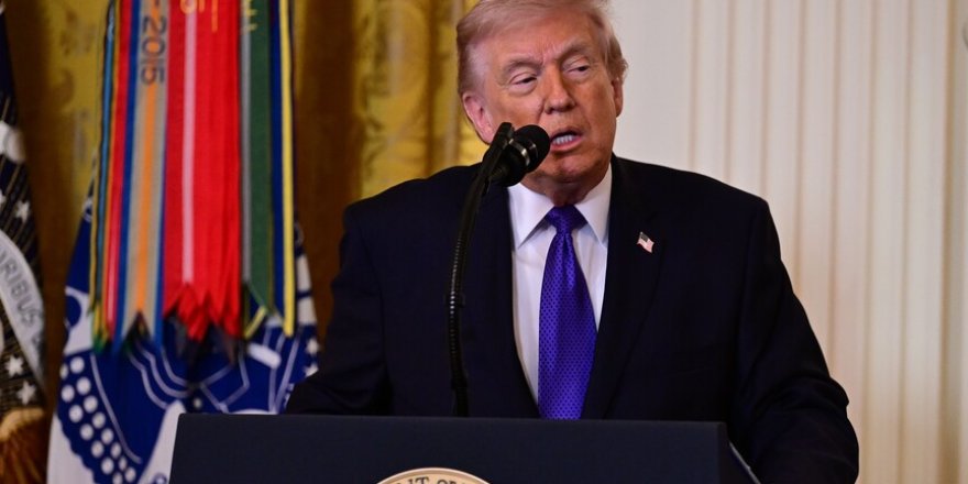 İran’la anlaşmadan bahseden Trump tehdit ve şantaj politikasını sürdürüyor