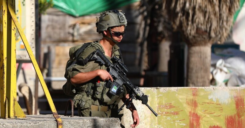 İşgal ordusu, Batı Şeria'da aralarında kız üniversite öğrencilerinin de olduğu 31 kişiyi gözaltına aldı