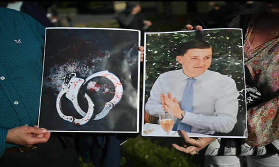 Nowak cinayeti: Silah haline getirilmiş beyaz öfke, Birleşik