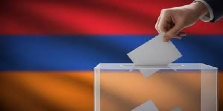 Ermenistan halkının geçmişin prangalarıyla geleceğin belirsizliği arasında yaptığı zor seçim