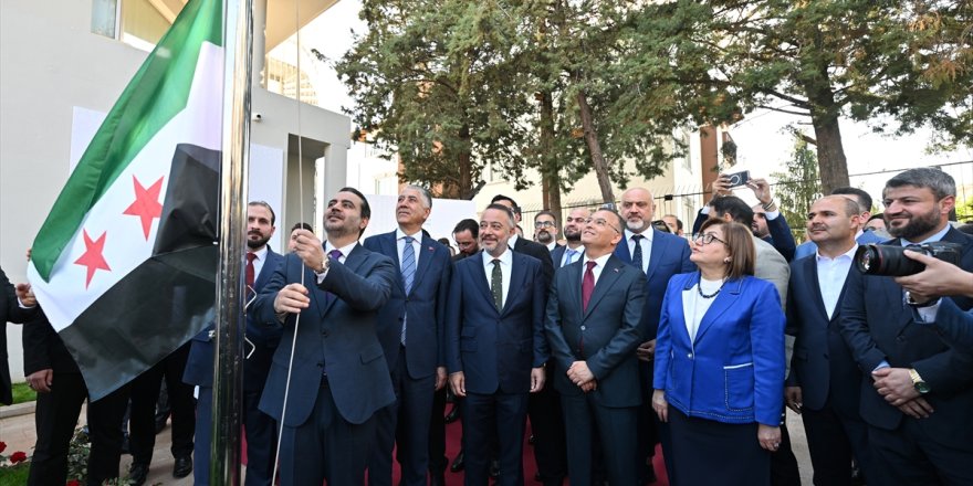 Suriye'nin Gaziantep Başkonsolosluğu 15 yılın ardından tekrar açıldı
