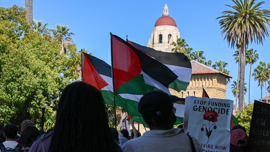 ABD'de Stanford Üniversitesinin öğrencileri, Google CEO'sunu protesto etti