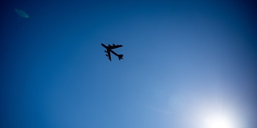 ABD Hava Kuvvetlerine ait B-52 Stratofortress uçağı düştü