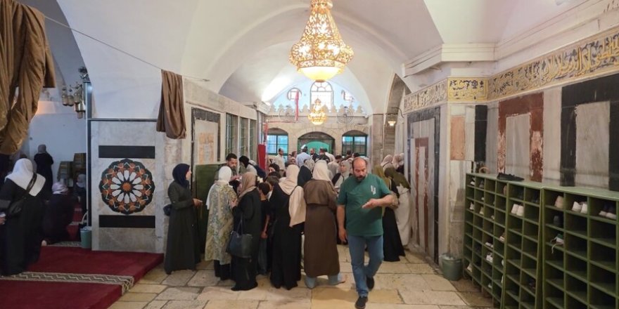İsrail'in kısıtlamalarına rağmen Filistinliler hicri yılbaşını Harem-i İbrahim Camisi'nde karşıladı