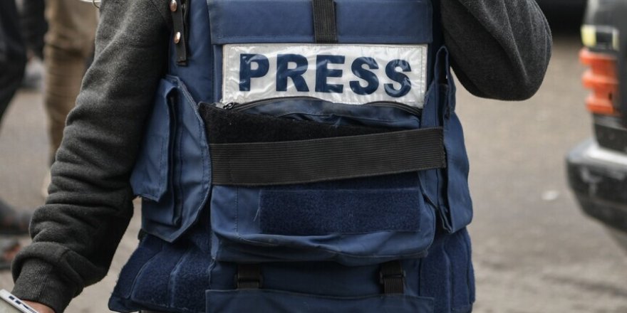 İşgalci İsrail güçleri Batı Şeria'da Filistinli bir gazeteciyi yaraladı