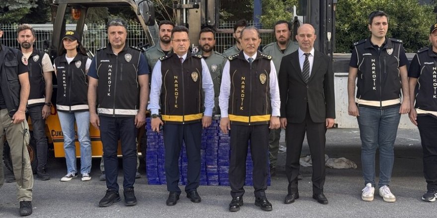 İstanbul'da bir tırda yaklaşık 130 kilogram eroin ele geçirildi