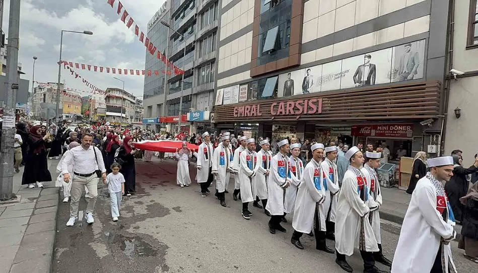 Zonguldak'ta hafızlık icazet programı azgın Kemalistleri rahatsız etti!