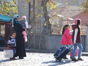 Sur'da Çatışmalara Paralel Göçler de Devam Ediyor