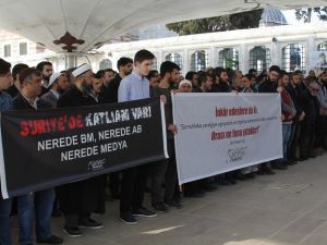 Kimyasal Katliamda Öldürülenler Fatih’te Gıyabi Cenaze Namazı Kılındı