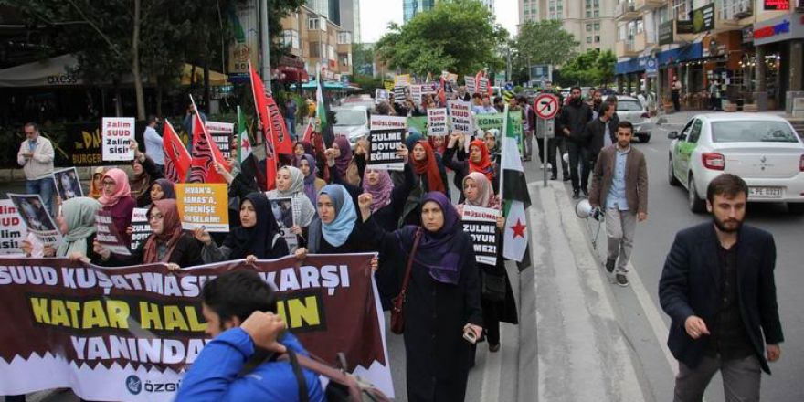 Katar’a Yönelik Kuşatma İstanbul'da Protesto Edildi