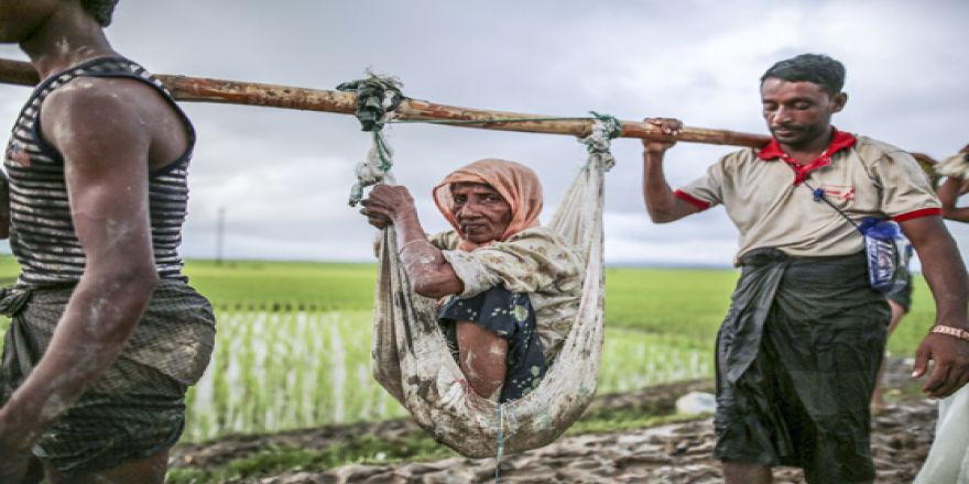 Bangladeş'e Kaçan Arakanlı Müslümanlar