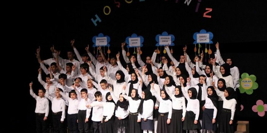 Bingöl Özgür Çocuk Kulübü Yıl Sonu Etkinliği Düzenledi