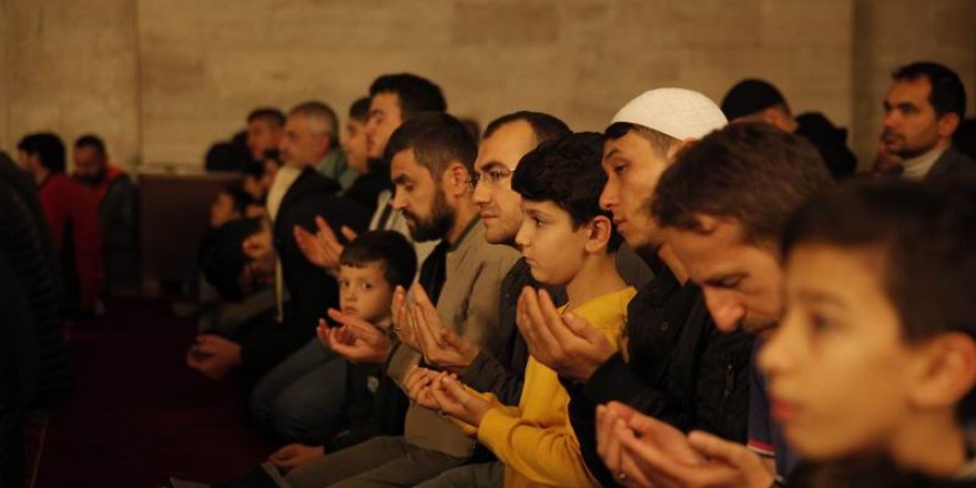 Gençler ve Çocuklar Sabah Namazında Buluştu