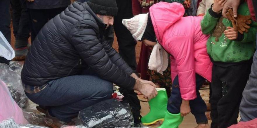 Ankaralı hayırseverler İdlib’de yetimleri sevindirdi