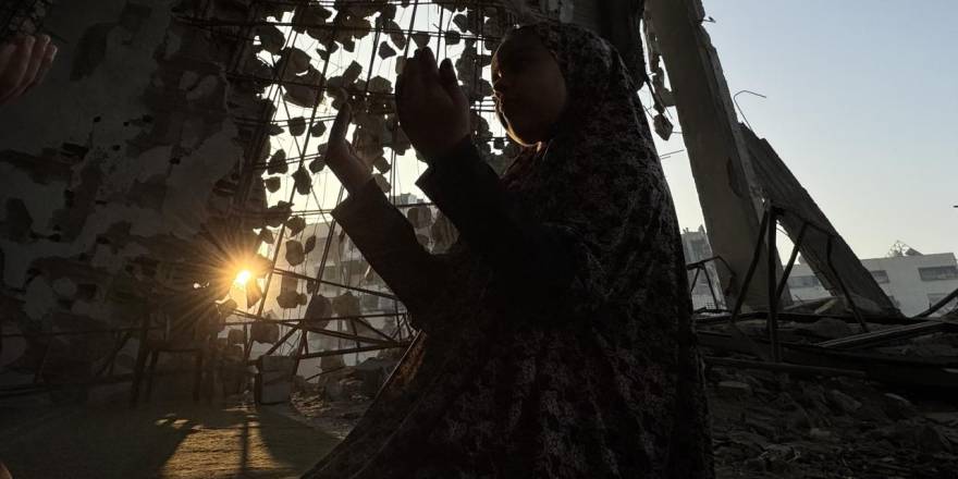 Saldırı altındaki Gazze'de bir bayram daha buruk geçiyor