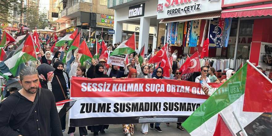 Antalya’da “Küresel Vicdan Yürüyüşü” gerçekleştirildi
