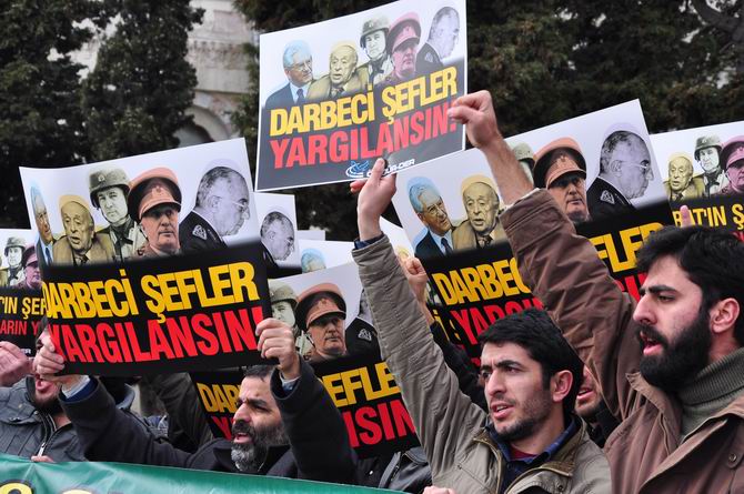 Beyazıt’ta 28 Şubat Darbesi Protestosu