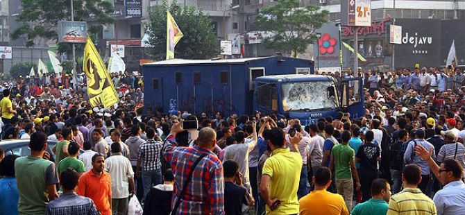 Mısır'da TOMA'yla İnsanları Ezdiler