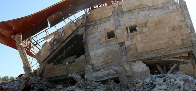 Suriye'de 5 Sağlık Kuruluşu ve 2 Okula Füze Saldırıları: 50 Ölü