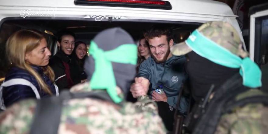 İzzeddin Kassam mücahidleri 14 esiri serbest bıraktı