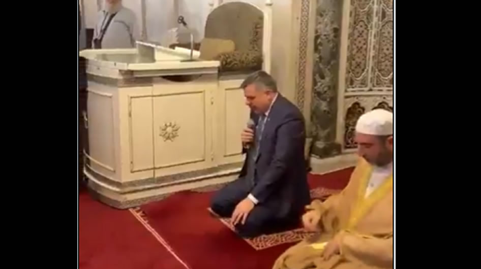 Bakan Mustafa Çiftçi'den Emevi Camii'nde Kur'an-ı Kerim tilaveti