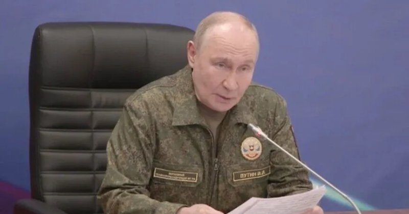 Putin, Ukrayna'nın askeri sanayisine saldırmaya devam edeceklerini bildirdi