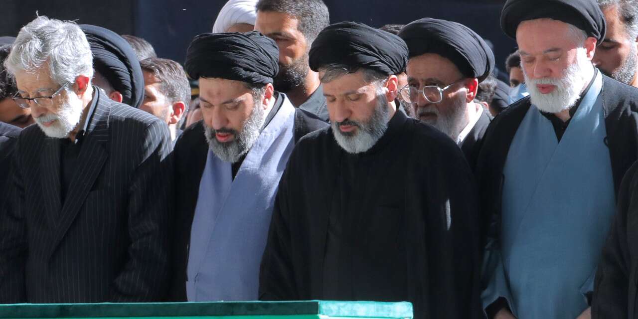 Ali Hamaney'in cenazesinde üç oğlu yer aldı, Mücteba Hamaney görünmedi