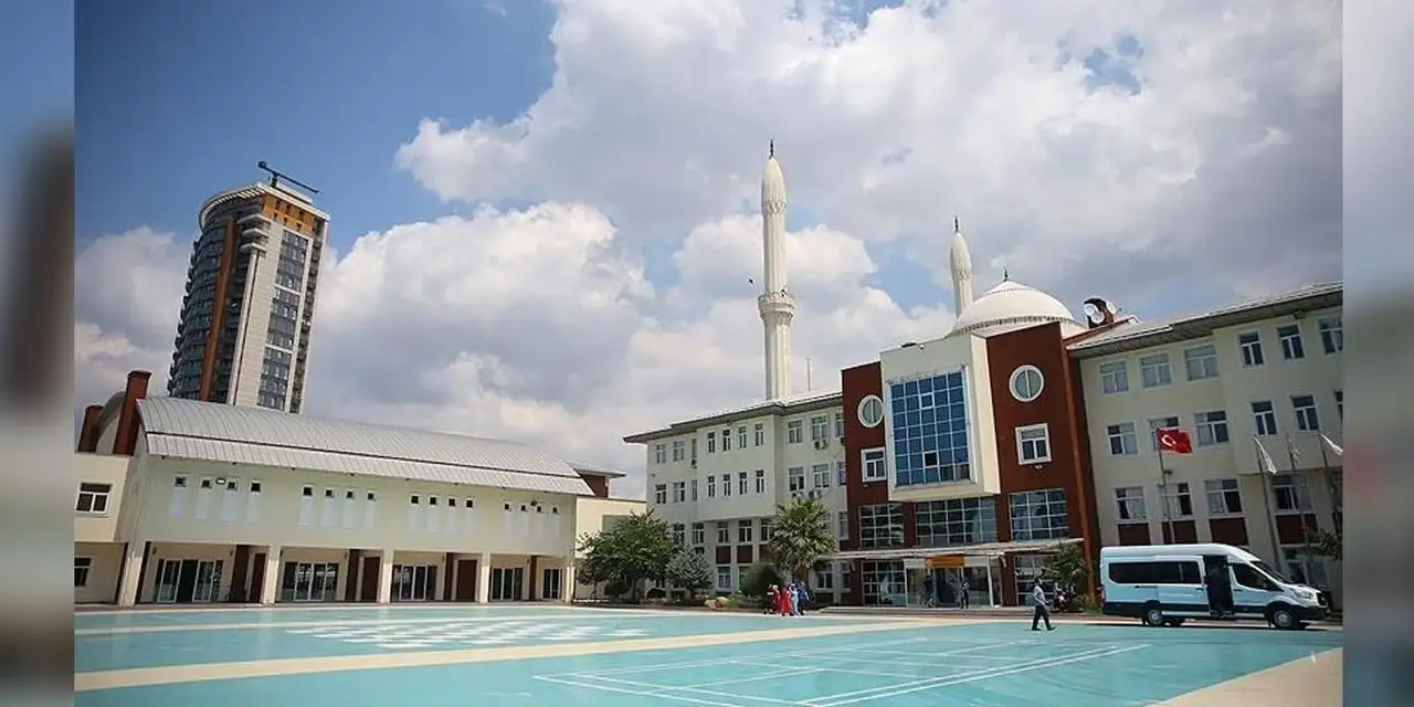 Robert koleji yapınca 'kalite', İmam Hatip yapınca 'şaibe'