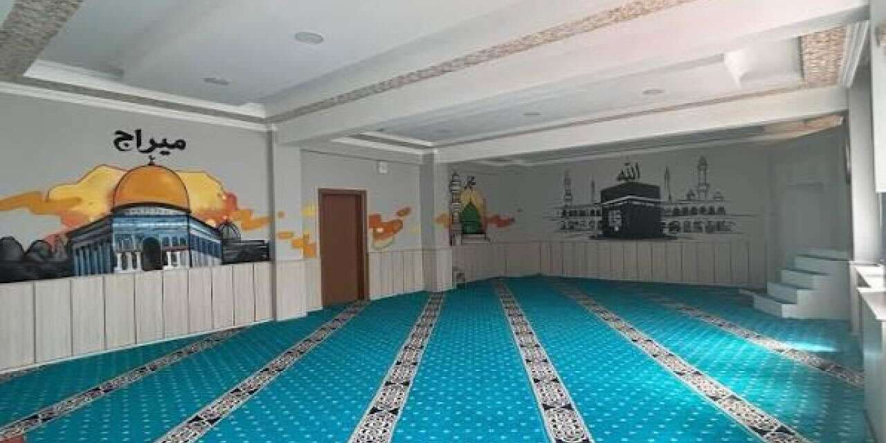İstanbul valiliğinden okullarda mescit açma kararı!