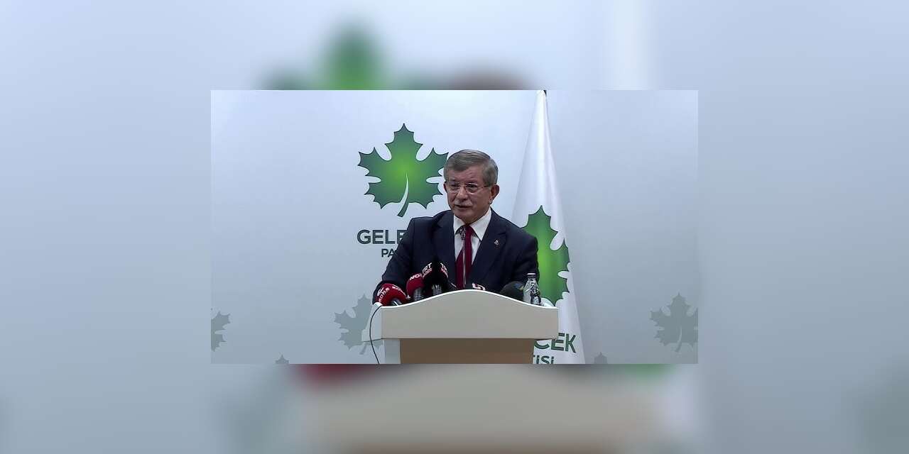 Gelecek Partisi siyasi faaliyetlerini sonlandırdı: Ahmet Davutoğlu karar metnini paylaştı
