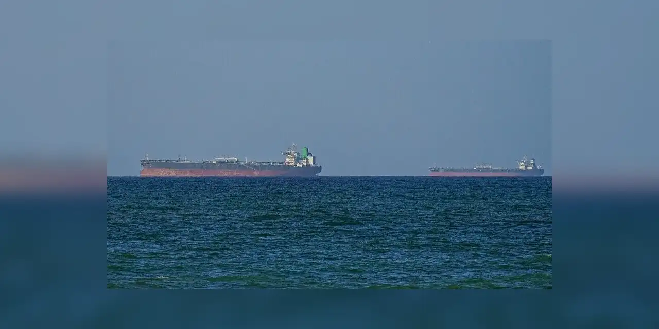 İran, ABD'nin Hürmüz Boğazı'nda ticari gemilerle askeri personel ve teçhizat taşıdığını öne sürdü