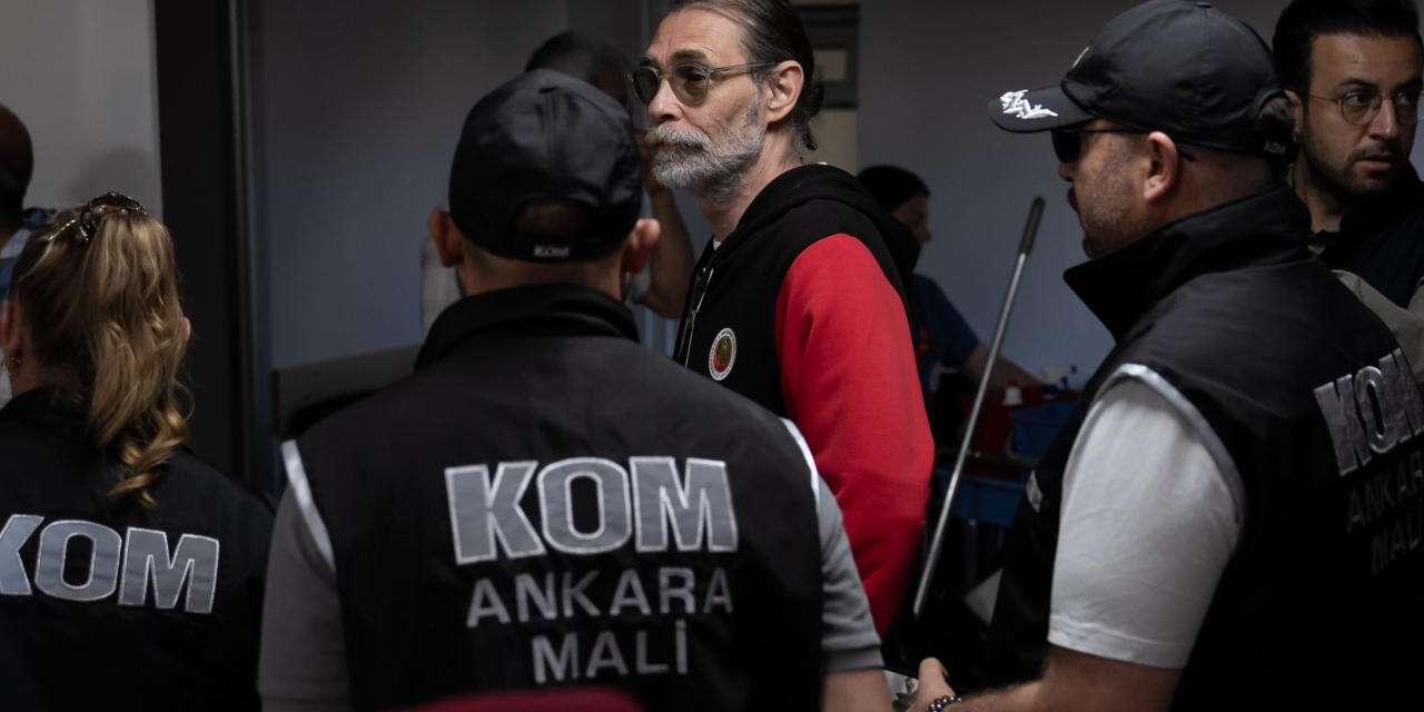 Etimesgut belediyesi soruşturmasında Erdal Beşikçioğlu ve 40 kişi tutuklandı