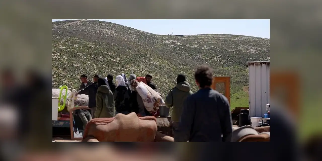 Filistinli STK: İsrailliler, Ramallah'ın doğusundaki bedevileri zorla göç ettirmek için saldırılarını artırdı