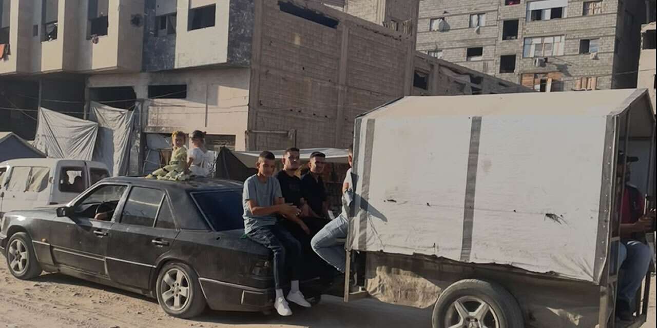 Neşesiz bir düğün
