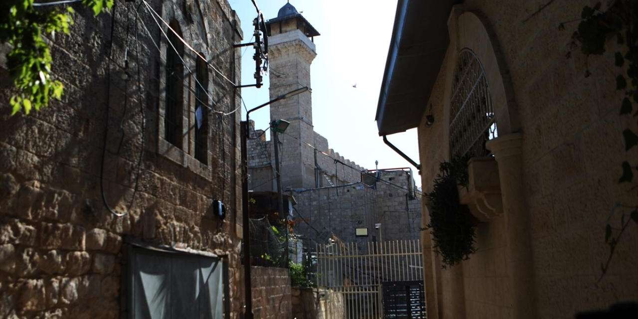 Hamas'tan İsrail'in Harem-i İbrahim Camisi'ni kapatma kararına tepki