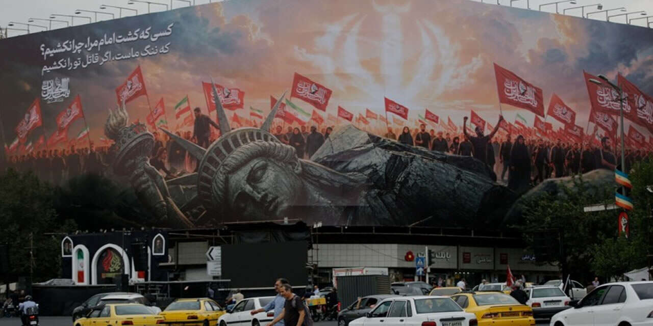 Omuzlarında yıldızlar bulunan adamlara oturmaları söylendiğinde