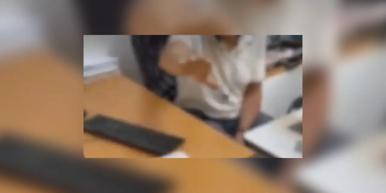 Teşhircilik özgürlük müdür?