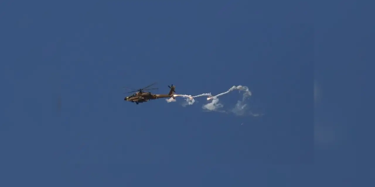 ABD, Texas'ta meydana gelen kazanın ardından tüm Apache helikopter eğitim uçuşlarını askıya aldı