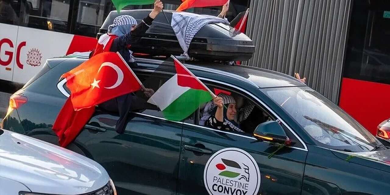 Filistin konvoyu, 6 gündür Irak sınırında hukuksuz bir şekilde bekletiliyor