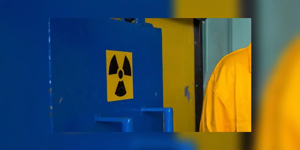 Suriye'nin Deyrizor ilinde devrik rejimden kalma "birkaç ton nükleer madde" bulundu